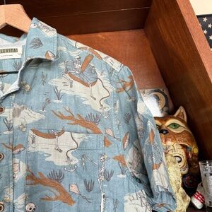 Levitate - Men's Skeleton and Mushroom Print Casual Shirt - size medium